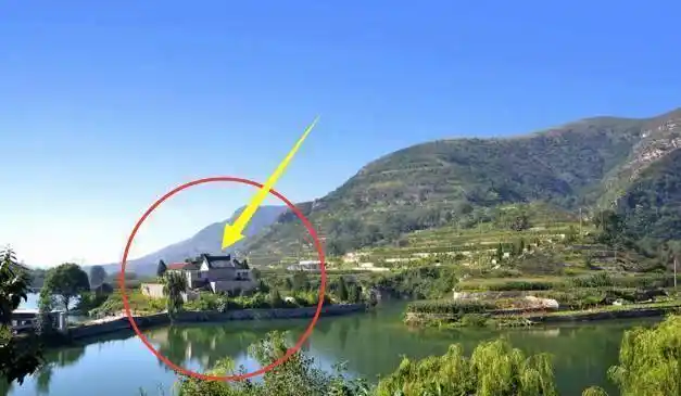 自建房万万不要这样盖, 老师傅一看就摇头, 住进去山穷水尽!