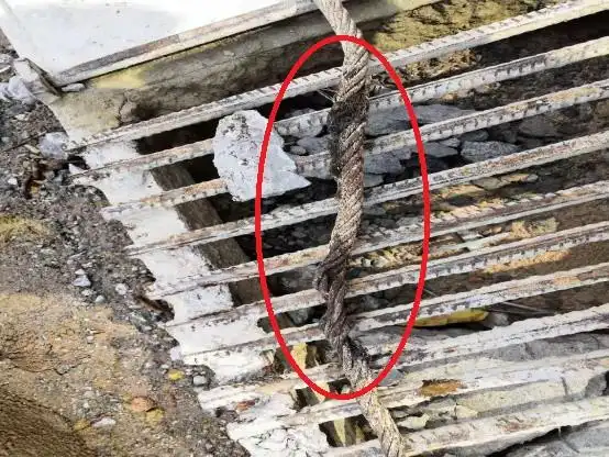 1,钢筋加工场(西侧),一处钢丝绳散股,断丝,要求及时报废,清场