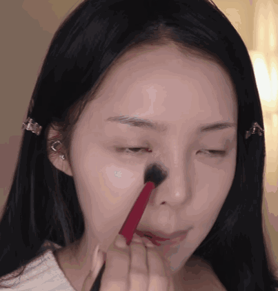 她来告诉你化妆到底怎么化!