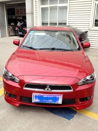 10年三菱翼神,红色,全车包围