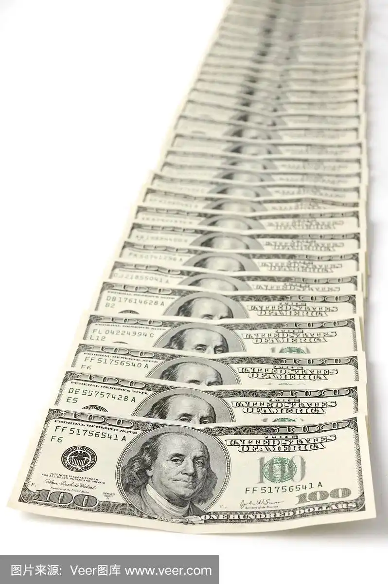 一排排美元钞票