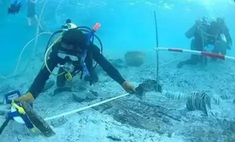 云南抚仙湖水下的古城遗址三大疑点