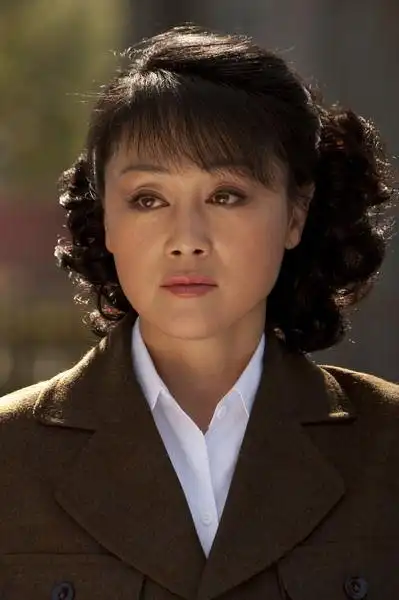 王姬于震主演《血色玫瑰》再书巾帼传奇