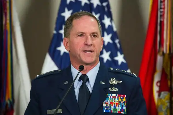 美空军参谋长应将太空视为一个正常的作战领域