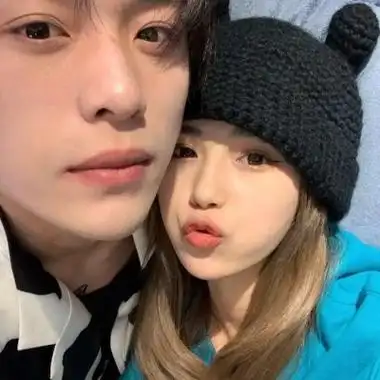 情侣头像高清一男一女两张分开唯美情头真人微信头像图片大全