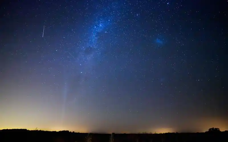 求高清夏季星空图,要全面一点的,指出的星星要多一些