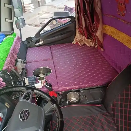 2米轻卡单排货车改装卧四米二货车铺豪沃解放重汽j6f欧马可卧铺 钢铁