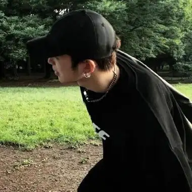 由美头网整理发布,男生头像频道提供更多与2022,无水印,成熟,很冷酷