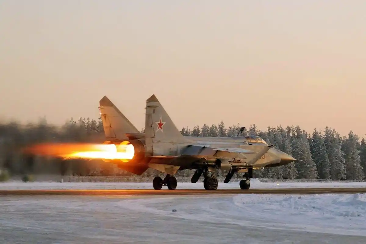俯瞰平流层的王者 米格-31 mig-31 100图