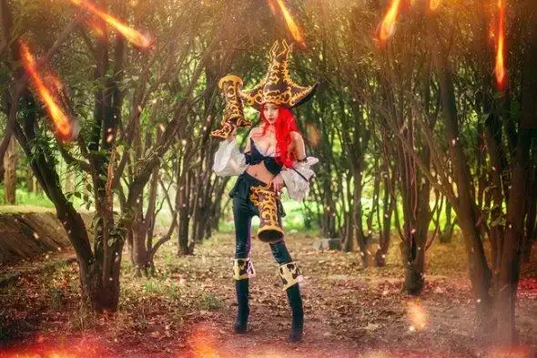 国产妹纸神还原赏金猎人 冷艳女枪尽显别样风韵