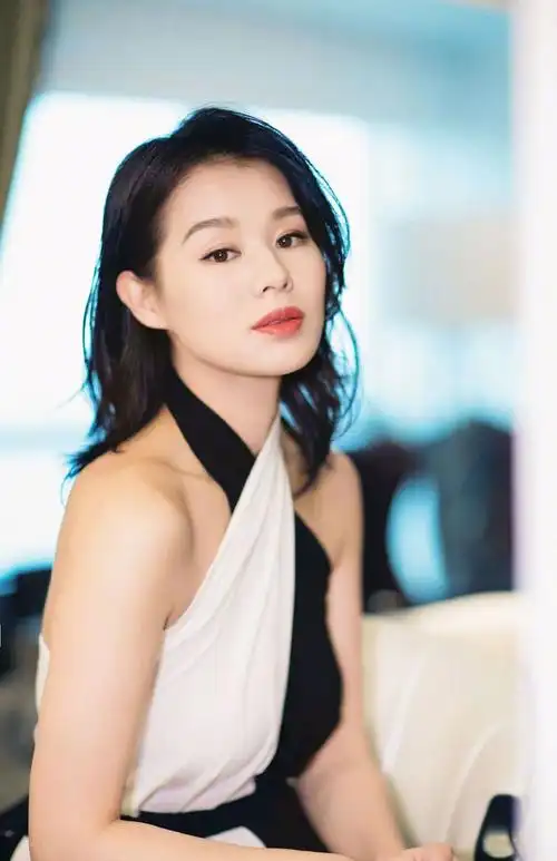 胡杏儿魅力不凡