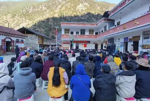 霞若乡第七届村居民委员会换届选举大会圆满完成