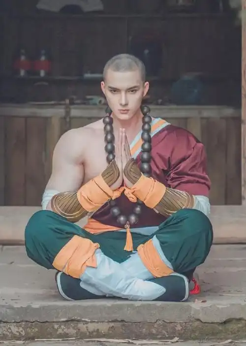 上海肌肉男菩萨一夜爆火绝美神颜金刚身材馋哭5000万网友