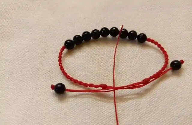手工:结绳编织本命年红手链!