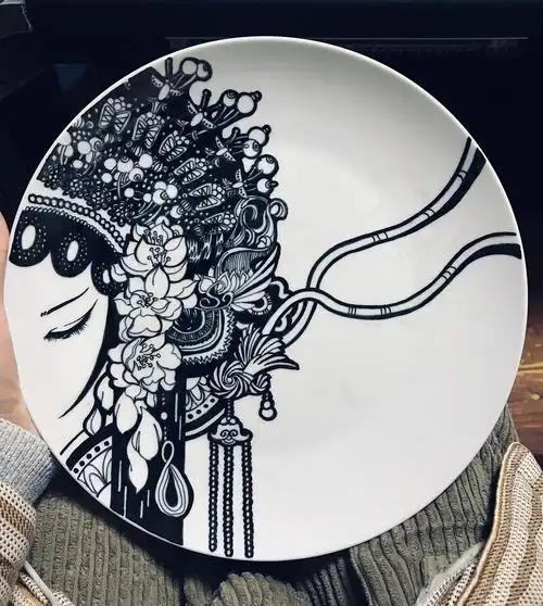 假期回家帮老妈画盘子装饰画