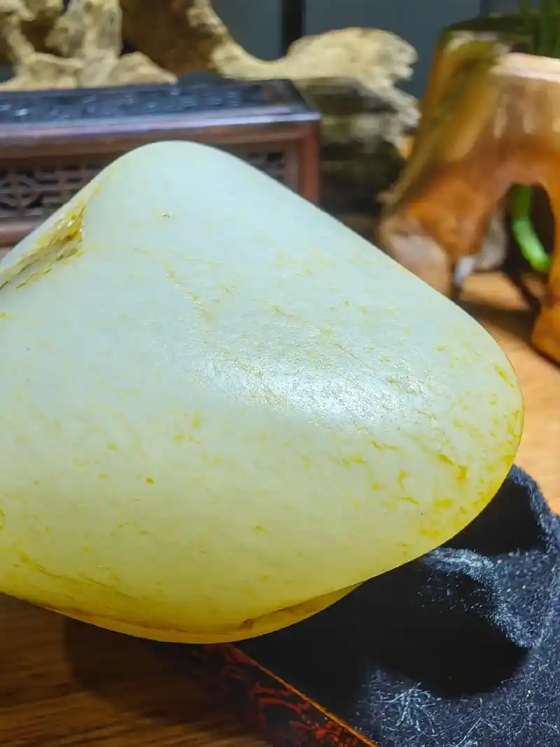 精品羊脂级新疆和田白玉籽料原石:重量:333.6克. - 抖音