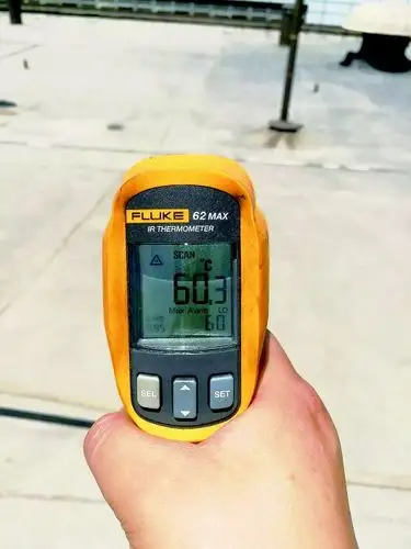 工地地表温度爆表 致敬!烈日下建筑工人挥汗如雨