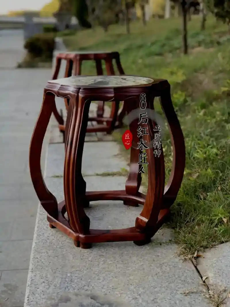 明式王款海棠凳,线条流畅,意蕴悠长.#红木家具#传统#纯手工 - 抖音