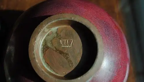 官钧底款很多带有数字底刻"一,二,….十",至今不明是什么意思.