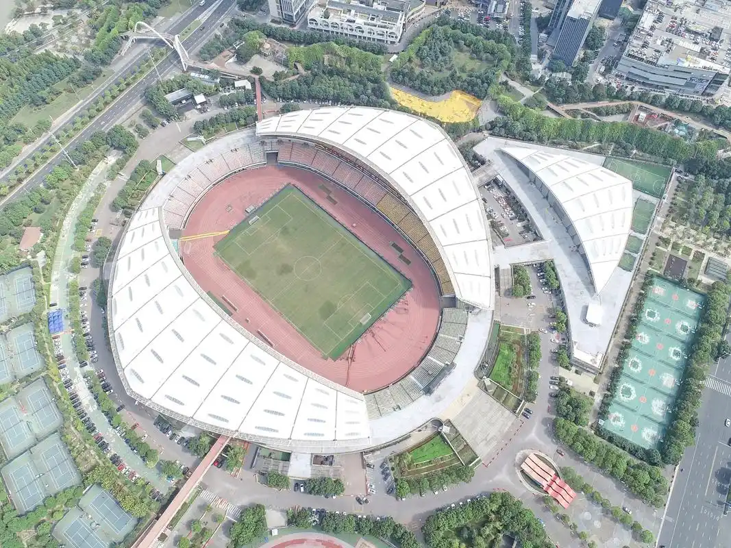 温州奥体中心体育场,是杭州亚运会足球项目的场馆,可容纳五万观众哦!