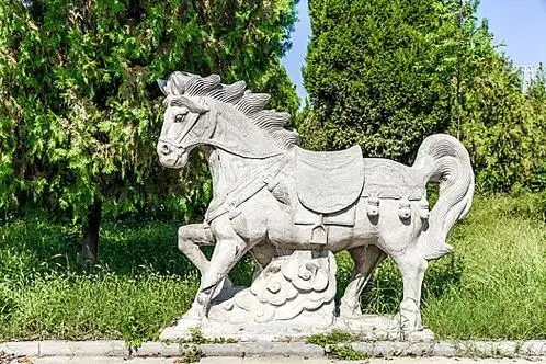 中国河南省商丘燧皇陵燧人氏陵石像生石马