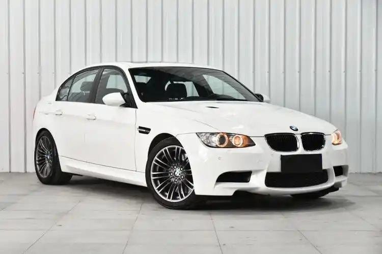 宝马最后的v8绝唱e92亲兄弟e90m3