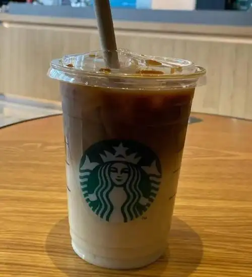 双杯热焦糖玛奇朵图片