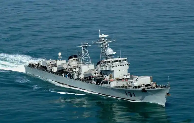 原海军131舰老水兵:追忆海上轻骑兵051型131南京舰