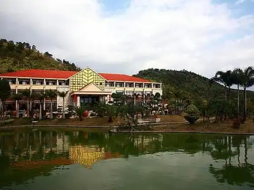 【英德奇洞温泉小镇】地址:望埠镇李屋村 – 艺龙旅行网