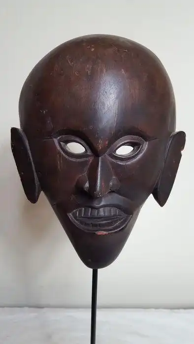 facial mask - batak - indonesia - late 20th century