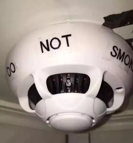 80%的酒店暗藏摄像头?也许你正被别人偷窥丨周末酷生活