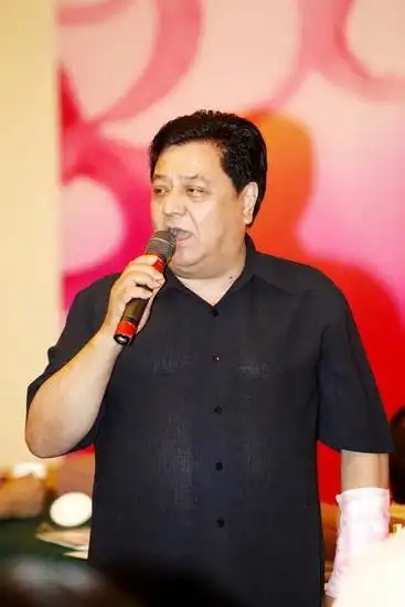 图文全国少儿曲艺大赛总决赛李金斗发言中