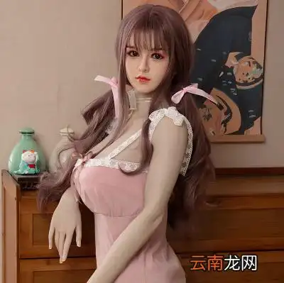 充气娃娃充气后柔软有弹性,皮肤与真实女孩相似 .