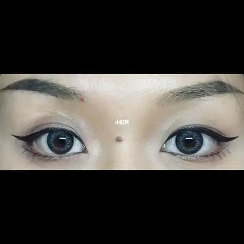 我有三层眼皮儿诶