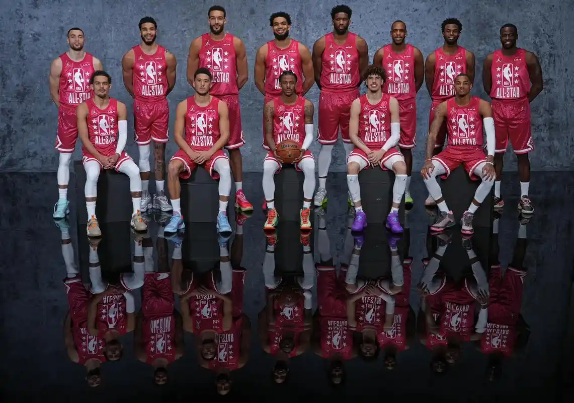 2022nba全明星定妆照,还是詹姆斯队站位合理,杜兰特队感 - 抖音