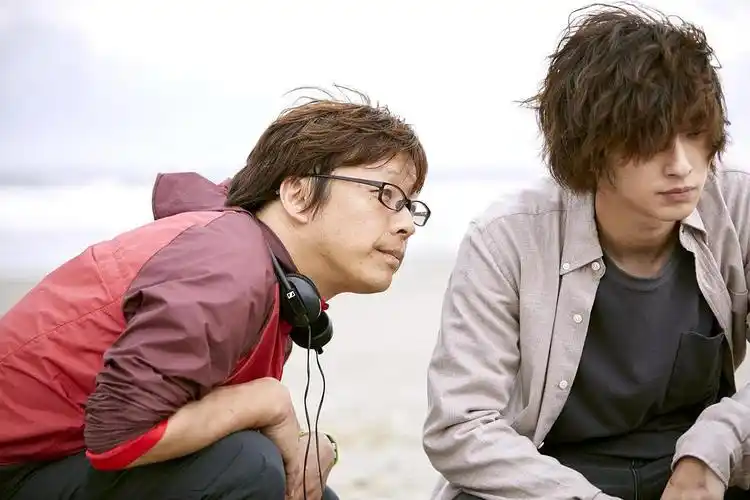 你的眼睛在追问