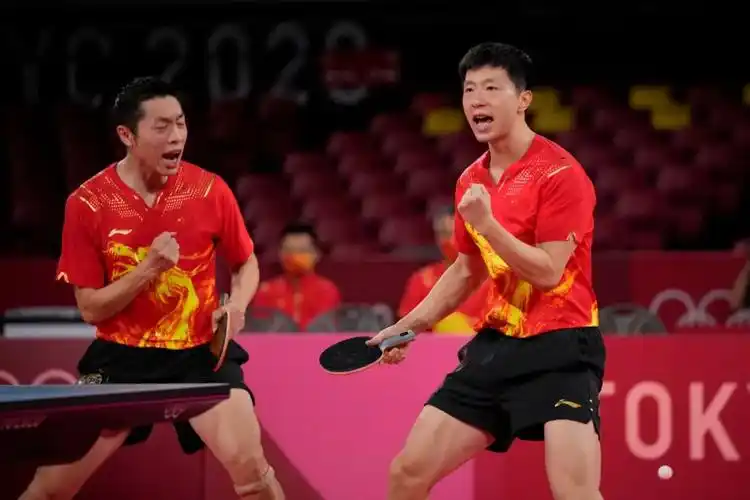 今天上午结束的东京奥运会乒乓球女团半决赛中,中国队3比0横扫德国队