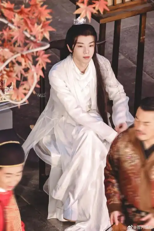 华晨宇萌探2cos李白