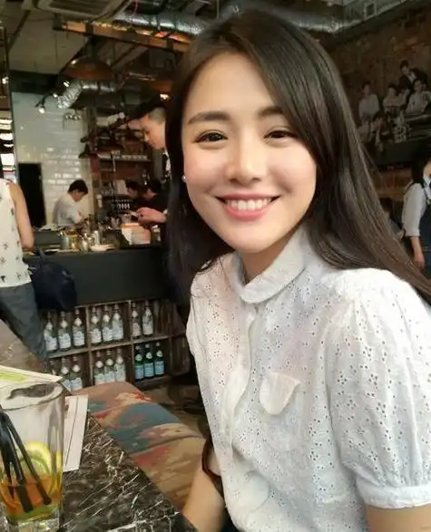 马思纯,光影变幻,清新脱俗,一笑倾城!