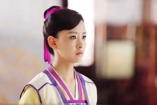 周奇奇《犀利仁师》变新时代女性[保存到相册]演员周奇奇[保存到相册]