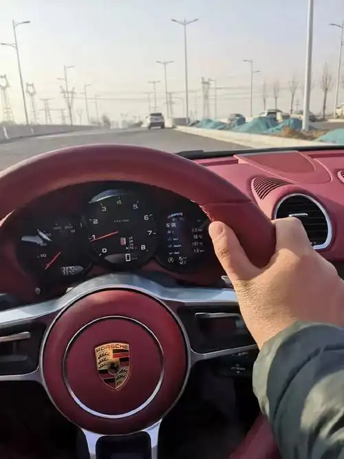 50多万入手保时捷7182门2座敞篷只有三千多公里