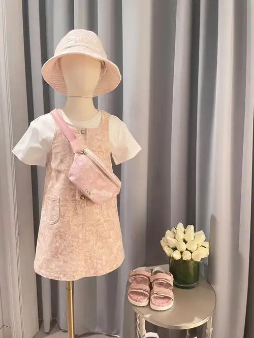 babydior童装粉粉嫩嫩