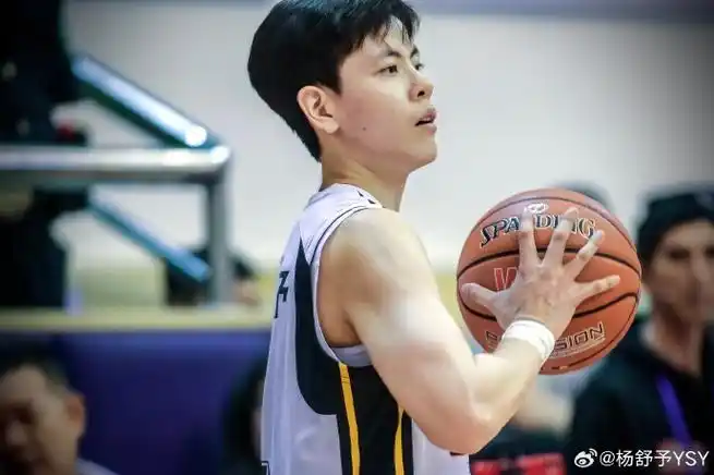 最近.杨舒予超话#闪耀我的11月