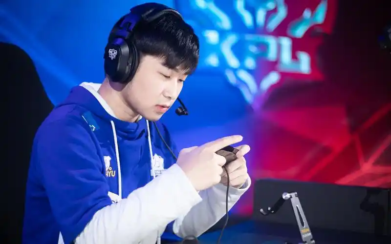 estarpro0224无铭直播录屏(带弹幕,部分)_哔哩哔哩 (゜-゜)つロ 干杯