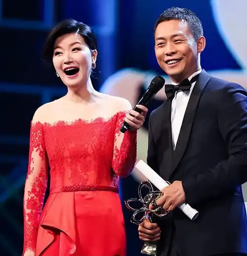 张译:娶旺夫的钱琳琳,不惧女方二婚带娃,结婚17年依旧宠妻如宝