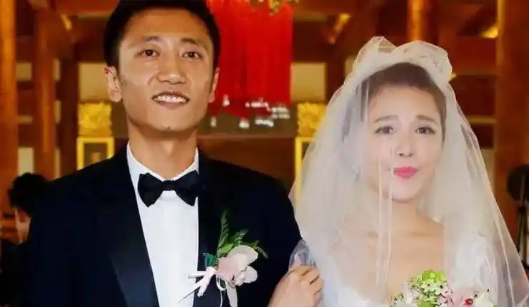 唐笑:凭《超级女声》出道,却因跟保安发生冲突而人气