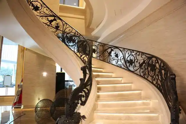 别墅楼梯扶手怎么选择好?