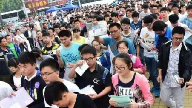 回顾学霸张莹嫇:差清华线6分考626分,高考前却被清华降60分录取