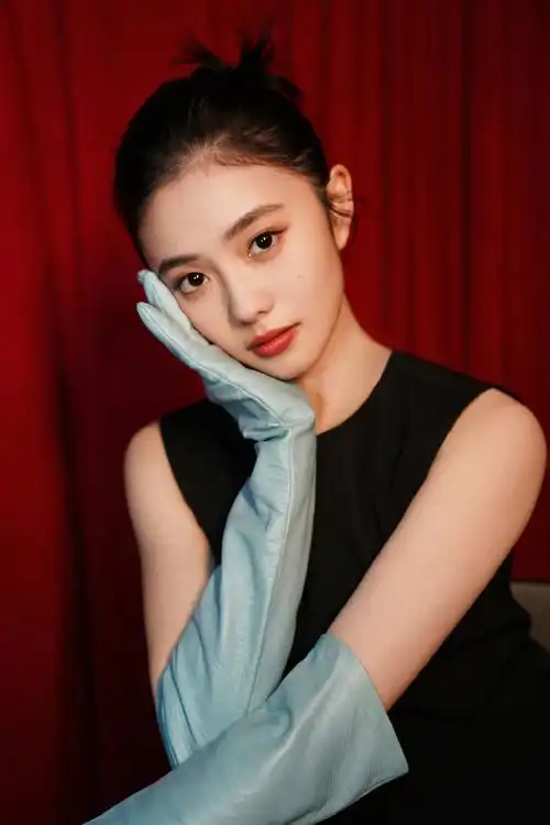 刘浩存夏至复古浪漫##时尚日报