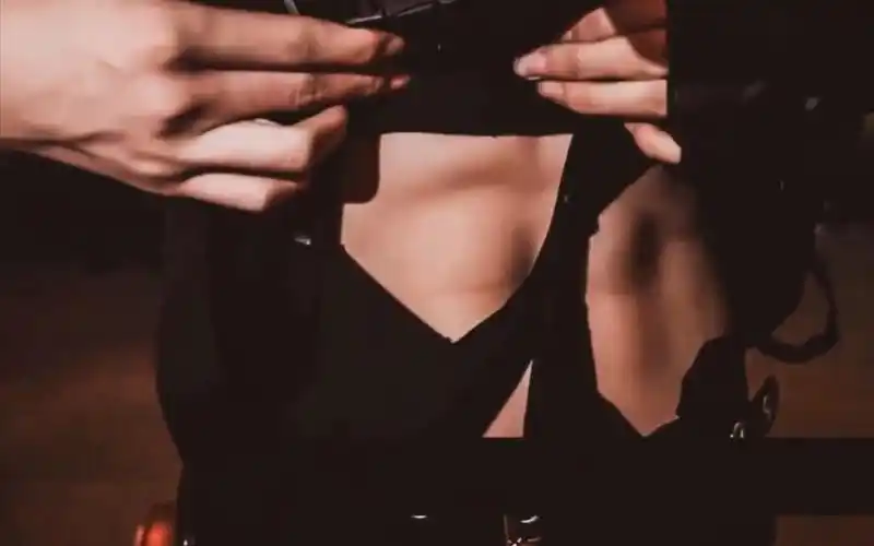 1080p高清腹肌→弟弟,这是我花钱可以看的吗?(夜深了.未成年勿入)